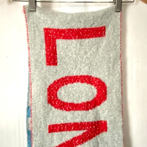 Urban Outfitters City Intarsia Soccer Scarf LONDON White Blue Red 72" x 10" NWOT - Picture 2 of 5